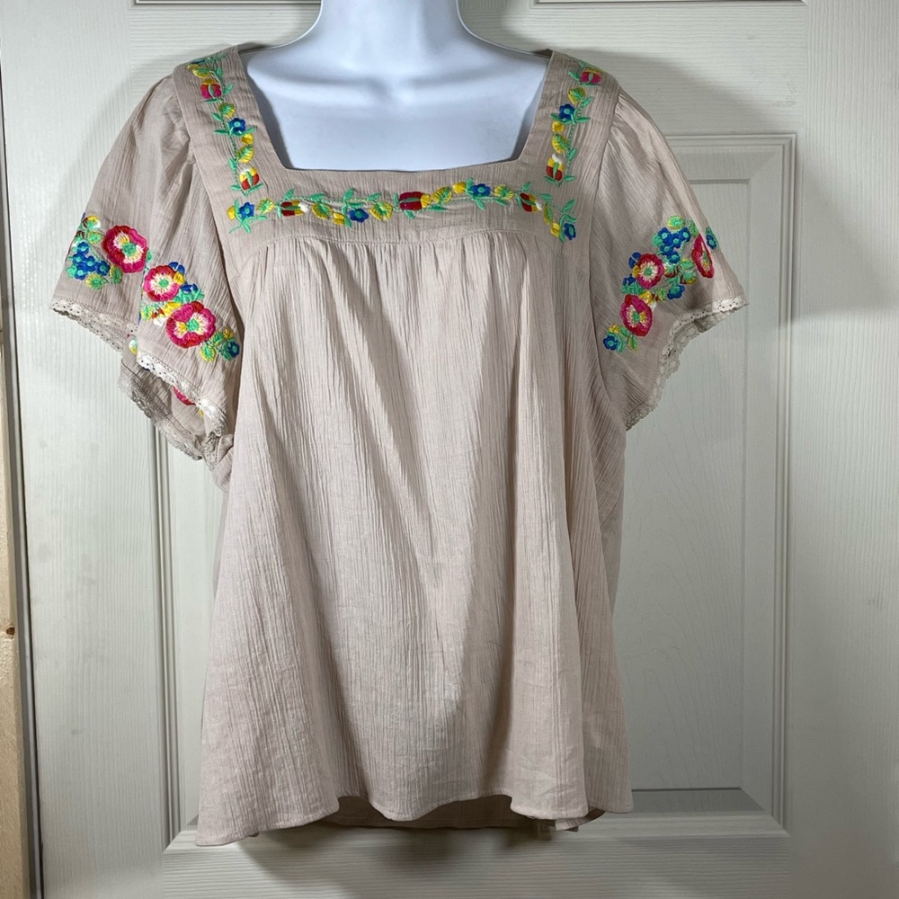Chic Beige‎ Blouse with Colorful Embroidery